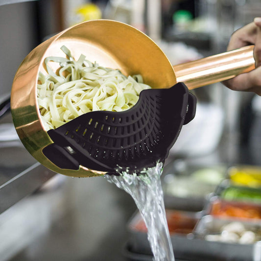 Silicone Clip-On Pot Strainer – Space-Saving Kitchen Tool