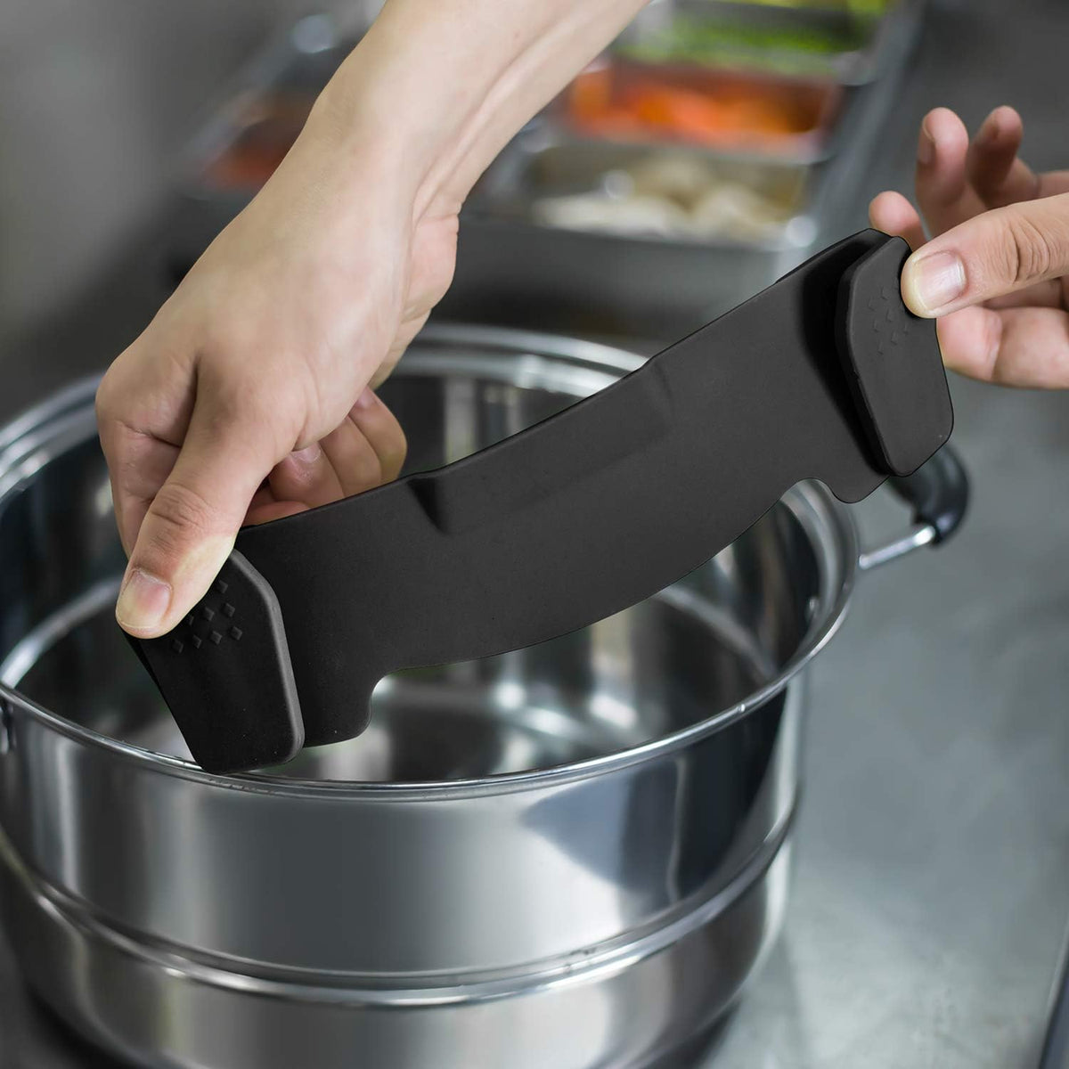 Silicone Clip-On Pot Strainer – Space-Saving Kitchen Tool