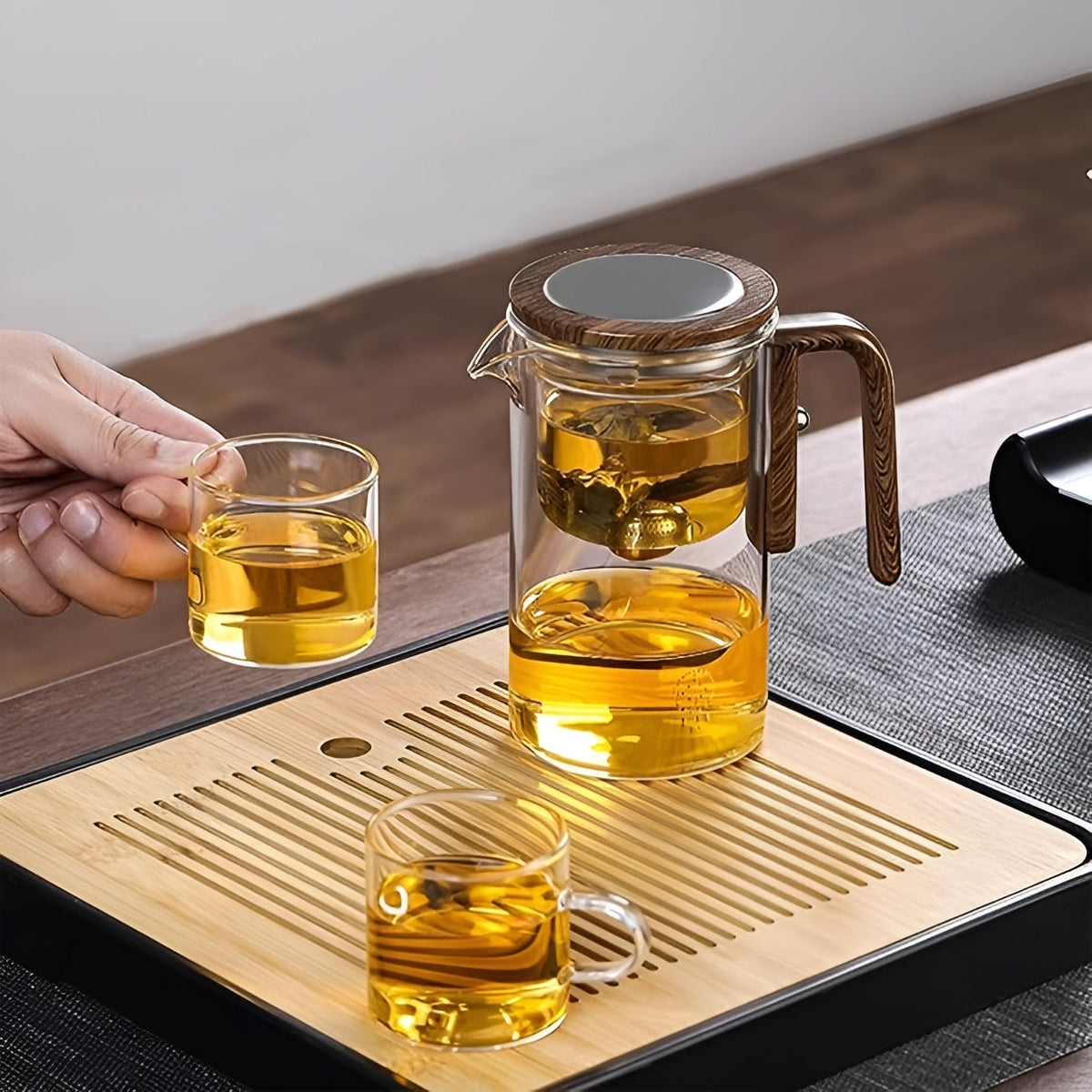 Glass Teapot with Wooden Handle – Tea Brewing & Serving