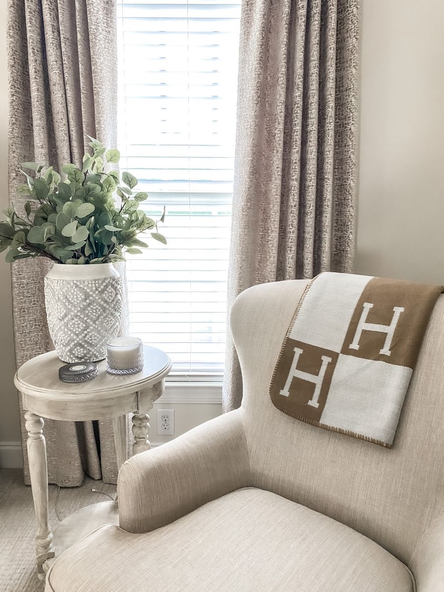 Soft Checked Throw Blanket with Cashmere-Style Finish