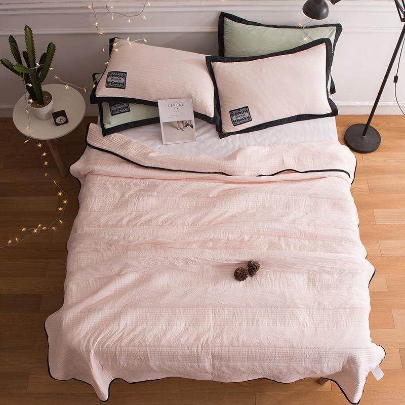 Lightweight Cooling Blanket in Multiple Sizes