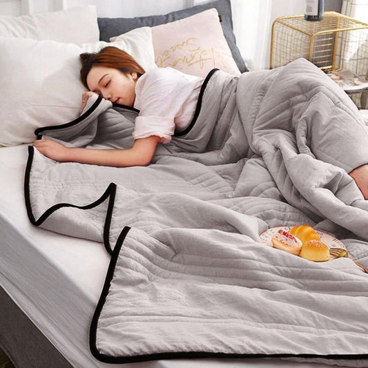 Lightweight Cooling Blanket in Multiple Sizes