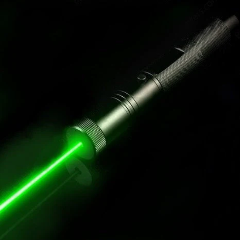 High-Power Long-Range Laser Pointer – USB-C Rechargeable with Adjustable Focus