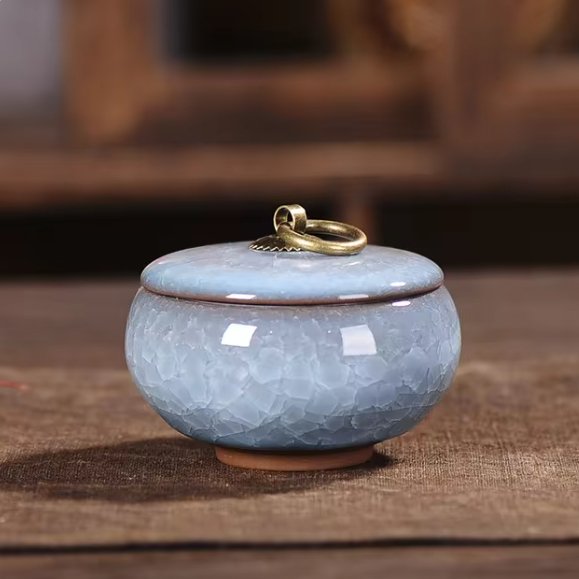 Ceramic Pet Memorial Urn – Secure Lid Small Keepsake Ashes Vase