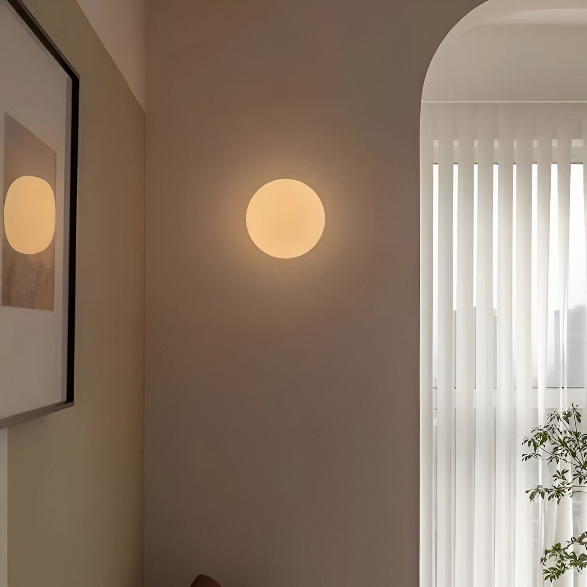 Round Glass Modern Wall Sconce